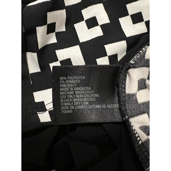 Worthington Petite sleeveless v-neck pleated blouse - Picture 6 of 6